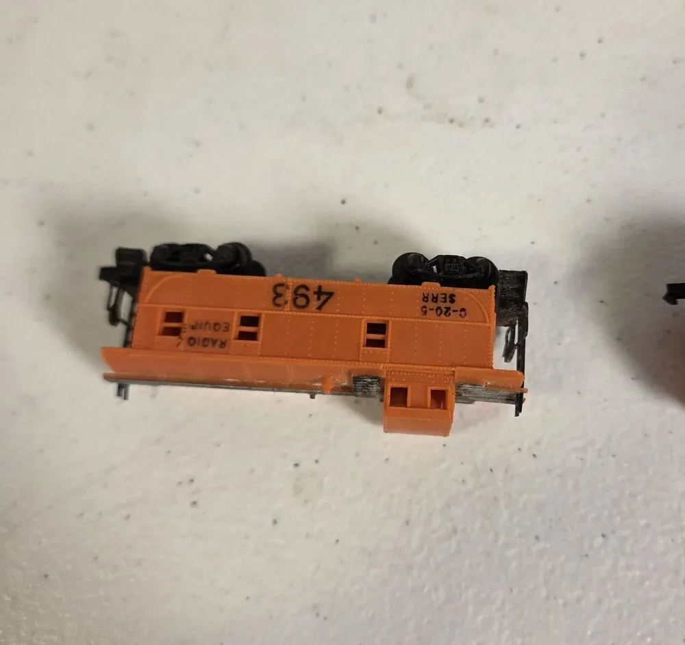 Arnold Rapido N Scale Santa Fe‎ ATSF Caboose 493 & Boxcar 4006 W Germany